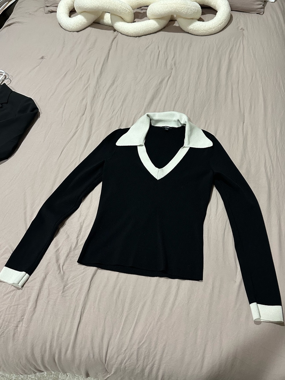 Ribbed knit Black V-Neck Sweater with Cream Collar & Cuffs